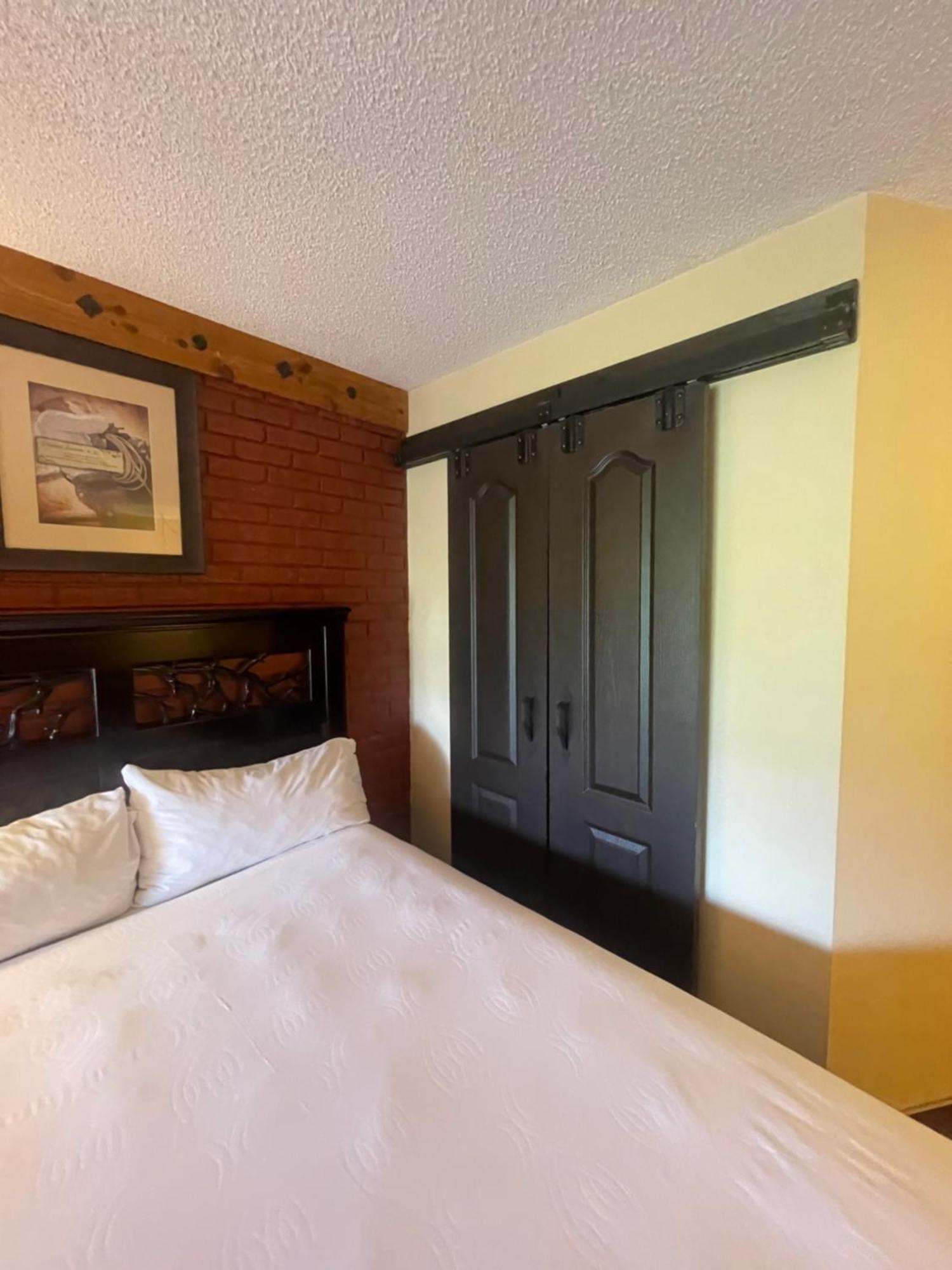 Family Friendly Suite! Arcadegame Inside River Ranch Ngoại thất bức ảnh